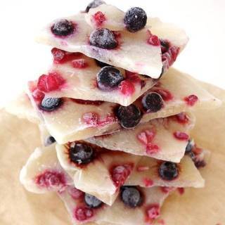 1461493898 1444381573 vegan berry bark