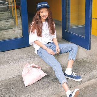5 ไอเดีย mix&match เสื้อยืดกางเกงยีนส์ไม่ให้ทอมบอย!