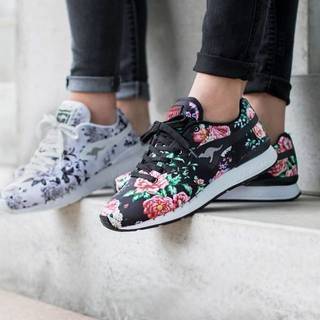 1461926180 1461751589 kangaroos coil r flower rose black  2 