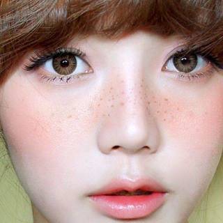 เทรนด์ใหม่มาเเรง! แต่งหน้าแต้มกระ น่ารักใส ๆ วัยรุ่นชอบ