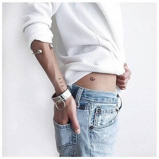 40 รอยสักเล็กๆ (Tiny tattoo) ยอดนิยมสำหรับสาวเท่