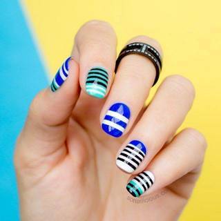 40 ไอเดีย Stripes Nails เพ้นท์เล็บลายเส้นให้ชิคสุดๆ