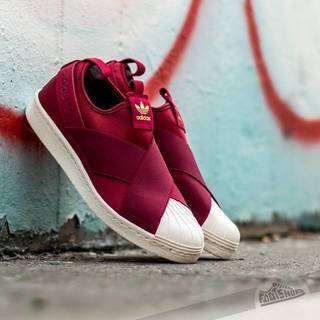 10 รองเท้าผ้าใบ Adidas สำหรับผู้หญิงสวย ดูดีไม่ตกเทรนด์