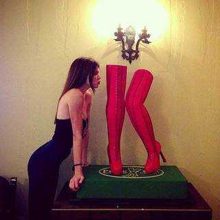 1466411570 1455378174 obviously kendall all about kinky boots