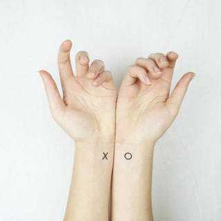Tiny Tattoos | 15 แฟชั่น รอยสักจิ๋ว น่ารักๆ สไตล์ 'มินิมอล'
