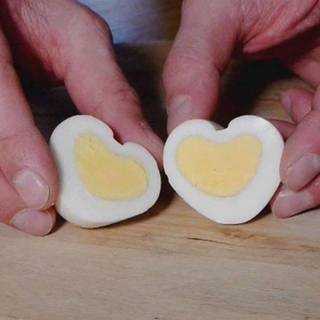 1467029326 1450767593 make heart shaped hard boiled egg for valentines day.w654