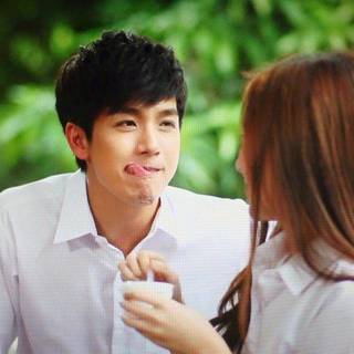 7 พฤติกรรมที่หนุ่มๆ ชอบทำเมื่อเขา ‘แอบชอบคุณ'