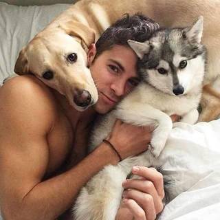 30 หนุ่มหล่อกับน้องหมา ที่ดูแล้วจะรู้ว่า "ผู้ชายรักหมา เป็นผู้ชายน่ารัก"