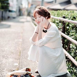 จับมิกซ์! 37 แฟชั่น 'เสื้อขาว + สร้อยคอ' สวยง่าย มีสไต