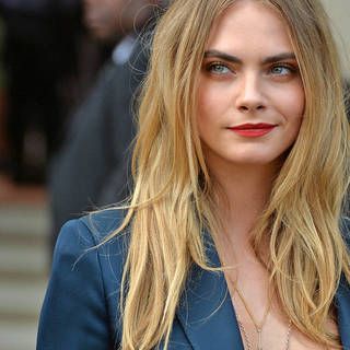 ปล่อยผมลุคเซอร์ ตามอดีตนางฟ้าวิคตอเรีย Cara Delevingne ♥
