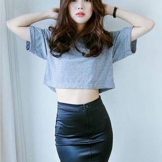รวมแฟชั่น เสื้อเอวลอย Crop Top เสื้อสุดป๊อป ที่สาวๆ ต้องมี!