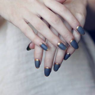 1469597330 1453969887 blue gray gold rimmed nails