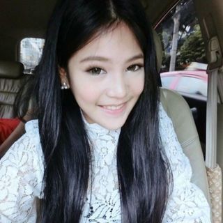 รวมท่าโพสถูกวิธี Car Selfie ปังๆ แบบดาราไอดอล ยอดไลค์ถล่มทลาย