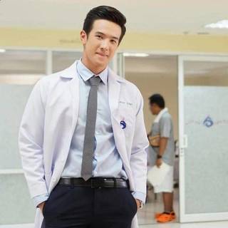 สามีแห่งชาติคนล่าสุดเจมส์มาร์ละครเพียงชายคนนี้ไม่ใช่ผู้วิเศษ
