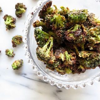 'Wasabi Broccoli Chips' บร็อคโคลี่กรอบของสาวไดเอท