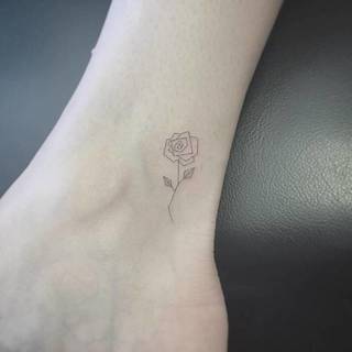 40 ลาย Tattoo รูปดอกกุหลาบสวยๆ สักแล้วเซ็กซี่
