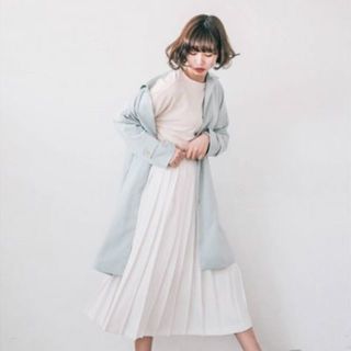มิกซ์ชุดท้าฝนกับกระโปรงพลีทยังไงให้สวยปังไม่มีป้า
