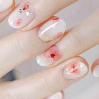 รวมไอเดียลายเล็บสวยๆ สไตล์ 'ดอกไม้จากฤดูใบไม้ผลิ'