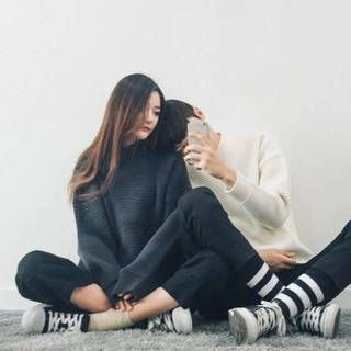 28 ท่าโพส 'กระตุ้นต่อมเผือก' ให้รู้ว่ามีแฟน แต่ไม่รู้ว่าใคร!