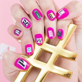 DIY เล็บลายตัวอักษรสวยเก๋ จากนิตยสาร