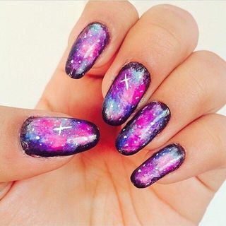 34 Galaxy nail art เล็บสวยลายกาแล็กซี่ สวยระยับงามสุดขอบจักรวาล