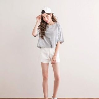 มาแรง! 30 ไอเดีย แฟชั่นเสื้อผ้า 'โทนสีเทา' สไตล์สาวเกาหลี