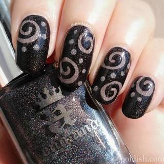 1473413450 black gel nails with spiral design nail art