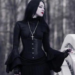ย้อนสไตล์สู่ 'โกธิค โลลิต้า (Gothic Lolita)' แฟชั่นสุดรุ่งของสาวญี่ปุ่น