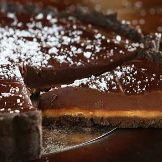 สูตร Dark Chocolate Salt & Caramel Oreo Pie อร่อยไม่ง้อเตาอบ