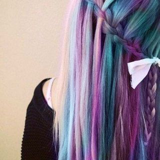 สาวๆ สุดร้อนแรงทั้งหลาย ต้องลองทำผมไอเดีย "HOT DYED HAIR"!