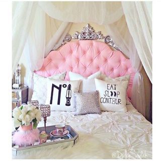 20 ไอเดียตกแต่งห้องนอนให้เป็นสีชมพู สวยหวาน แต่ไม่เลี่ยน