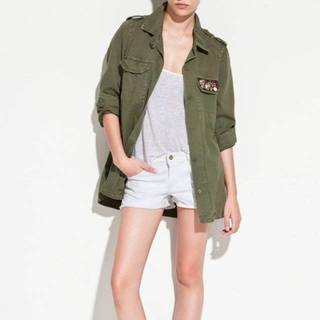 แฟชั่นเสื้อแจ็คเก็ตทหาร (Military Jacket) ไอเทมชิคๆ สุดเท่