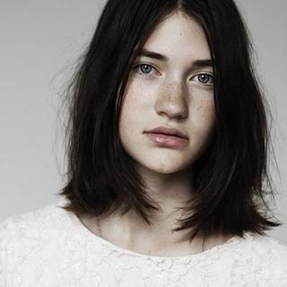 1475058704 1449208749 black messy short hair