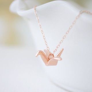 "Origami Crane" เมื่อการพับกระดาษของญี่ปุ่น กลายเป็นเครื่องประดับ!