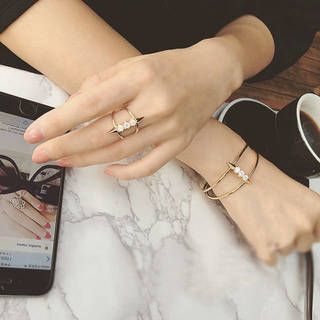ใส่เเล้วไม่เอ้าท์กับแฟชั่นกำไลข้อมือ 7 แบบ 7 สไตล์