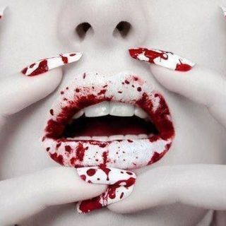 ไอเดียเพ้นท์เล็บสไตล์ Vampire Nails สวยสยองเข้าธีมฮาโลวีน