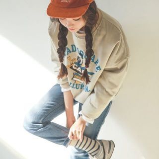 ส่องแฟชั่นแนวสตรีท 'เสื้อแขนยาว+ยีนส์' ให้เท่ ชิค และฮิปสเตอร์สุดๆ