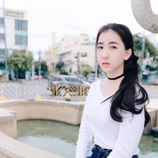 แฟชั่นสีขาวสบายตา ในแบบสาวมัธยมฯ สุดฮอตสไตล์ มายด์ ชญาณ์นันท์