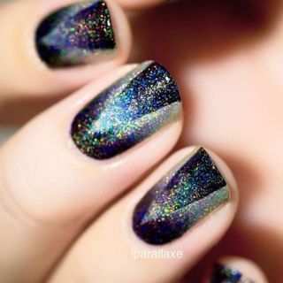35 ไอเดียเล็บสวย HOLOGRAPHIC สวยวิบวับจนน่าลองเพ้นท์