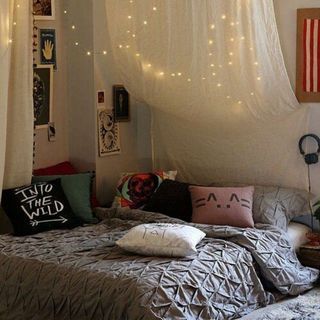 เตียงไม่ต้อง กับที่นอนติดพื้น "Bed on Floor" ห้องนอนสดใสเอาใจสาวๆ SistaCafe