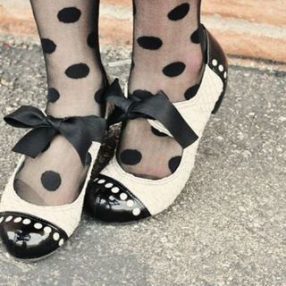 รวมแฟชั่นถุงน่องวัยทีนสวยเซ็กซี่ด้วย "polka dots" รับรองปัง !!