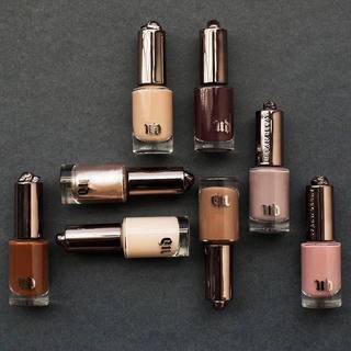 สีทาเล็บสวยๆ สไตล์ "Naked" สวยเท่ไปกับ Urban Decay!