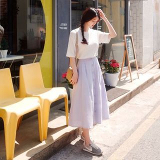 20 ไอเดียมิกซ์แอนด์แมทช์ "Midi Skirt " กระโปรงบานไม่สั้นไม่ยาว สวย ใส กำลังโดน >///<
