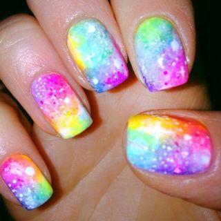 "Neon Nails" เล็บสีนีออนสุดปัง สีเจิดสำหรับงานปาร์ตี้ แค่สีเล็บก็ชนะขาด