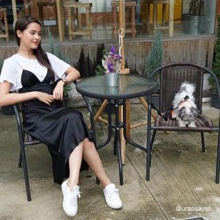 แฟชั่นสุดน่ารัก "เดรสสายเดี่ยวทับเสื้อ" กำลังอินเทรนด์ ไม่มีเอ้าท์แน่นอน