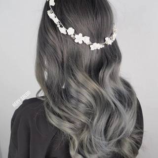 เผยลุคปังส์ Smokegrey haircolor ผมสีควันไฟ สวยแซ่บร้องซี้ดรับปี2017