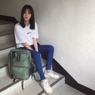 รวมแฟชั่นเซ็ตเสื้อยืดกางเกงยีนส์รองเท้าผ้าใบสุดเท่แต่งตัวสบายๆสายชิลล์