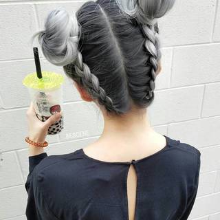 เทรนด์ทรงผมสุดเท่ Upside Down Braid Bun ทำไปไหนก็เอาอยู่