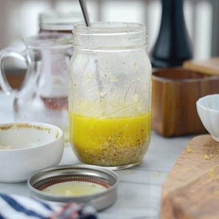 Lemon Vinaigrette น้ำสลัดสูตรทำง่ายไร้ไขมันรสชาติอร่อยถูกใจแน่นอน