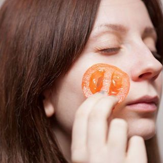 1483097619 tomatoes 20for 20acne